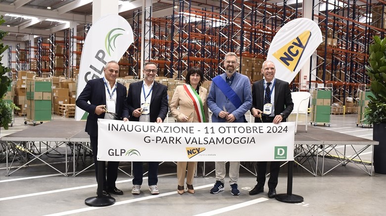Da sinistra: Marco Belli, Country Director di GLP Italia; Daniele Celere, Head of Logistics & Distribution Southern Europe Deichmann; Milena Zanna, sindaca di Valsamoggia; Matteo Lepore, sindaco metropolitano di Bologna; e Gabriele Battistin, direttore generale di NCV
