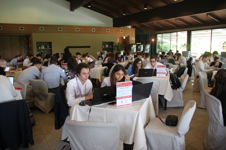 Un momento della sfida finale del mattino della 2^ Supply Chain Challenge