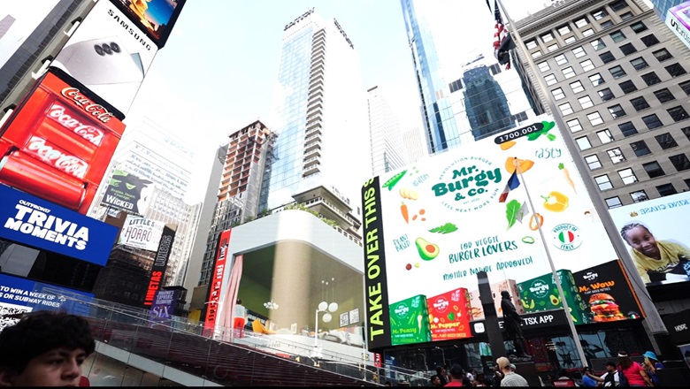 A Times Square,domenica scorsa è stata proiettata la pubblicità dei burger che Modena Funghi vende nel Paese a stelle e strisce da 2 anni