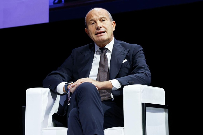 Giuliano Noci, docente al Politecnico di Milano ed esperto di rapporti e relazioni con la Cina, sul palco dell’Assemblea di Confindustria Emilia a Farete 2026 