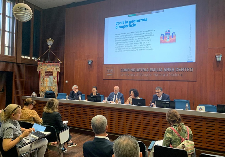 Un momento della conferenza stampa di presentazione del progetto pilota sulla geotermia di superficie