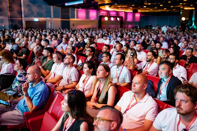 Un momento del congresso internazionale organizzato da JDentalCare