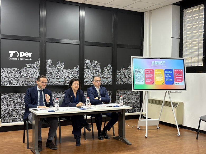 Da sinistra: Michele Campaniello, Assessore alla Nuova Mobilità del Comune di Bologna; Giuseppina Gualtieri, Presidente e Amministratrice Delegata di Tper SpA; e Paolo Paolillo, Direttore di Tper