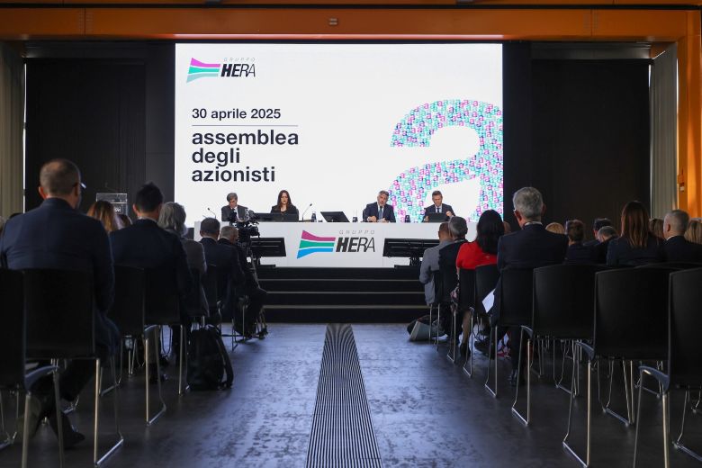Un'immagine della sala dell’Assemblea dei soci Hera del 30 aprile