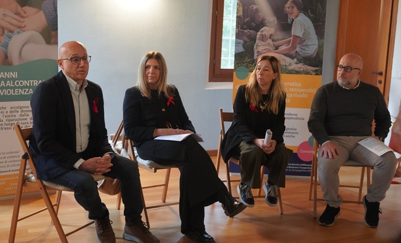 Da sinistra: Enrico Messori presidente della Società Cooperativa Bilanciai, Paola Vigarani della Cooperativa Sociale LuneNuove, Fania Ferrari assessora alla Pari Opportunità del Comune di Campogalliano e Mario Ferrari capogruppo Centro Sinistra Campogalliano