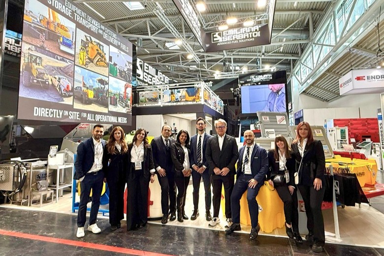 Al centro il CEO dell'azienda, Gian Lauro Morselli