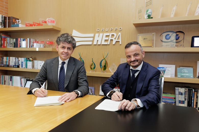 Da sinistra Andrea Ramonda, amministratore delegato Herambiente, e Alessandro Massi, presidente e amministratore delegato SEA