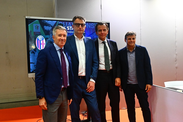 Claudio Fenucci, amministratore delegato di Bologna FC, Giovanni Palazzi, presidente di StageUp, Marco Comellini, CEO di Virtus Pallacanestro, e Patrik Romano, direttore generale di Fondazione Bologna Welcome