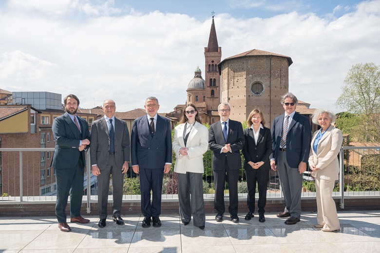 Da sinistra: Francesco Possati, Edoardo Possati, Valter Caiumi, Anna Fratsyvir, Renaud Dehousse, Tiziana Ferrari, Alberto Possati e Gabriella Chiappini.