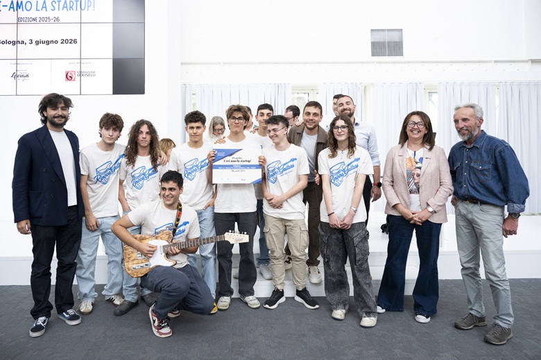 La startup Renova Guitar dell’Istituto Scarabelli Ghini di Imola è stata premiata per le qualità manageriali del team