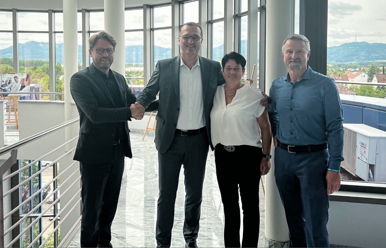 L’Executive Board di Bizerba incontra l’amministratore delegato di Gruppo Fabbri, Stefano Pellegatta, il secondo da sinistra, a Balingen, in Germania, per la firma del contratto