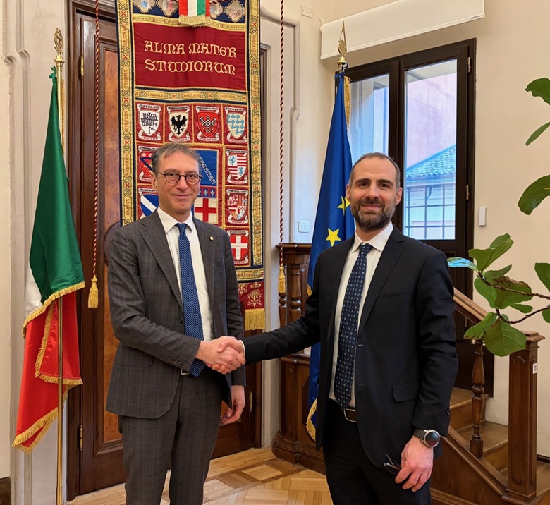 Da sinistra: Giovanni Molari, rettore dell’Università di Bologna, e Giovanni Zanei, vice president large power conversion di Vertiv