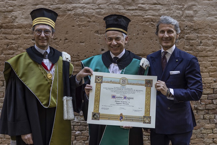 Giovanni Molari, Magnifico Rettore dell’Università di Bologna, Maurizio Reggiani, vicepresidente Motorsport Automobili Lamborghini, e Stephan Winkelmann, chairman and CEO Automobili Lamborghini