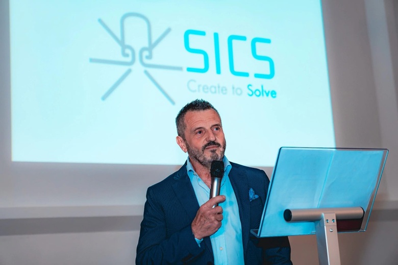 Stefano Battelani, direttore generale, durante la presentazione del nuovo brand SICS in occasione dei 35 anni dell’azienda