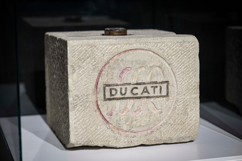 La prima pietra dello stabilimento Ducati di Borgo Panigale esposta al Museo Ducati