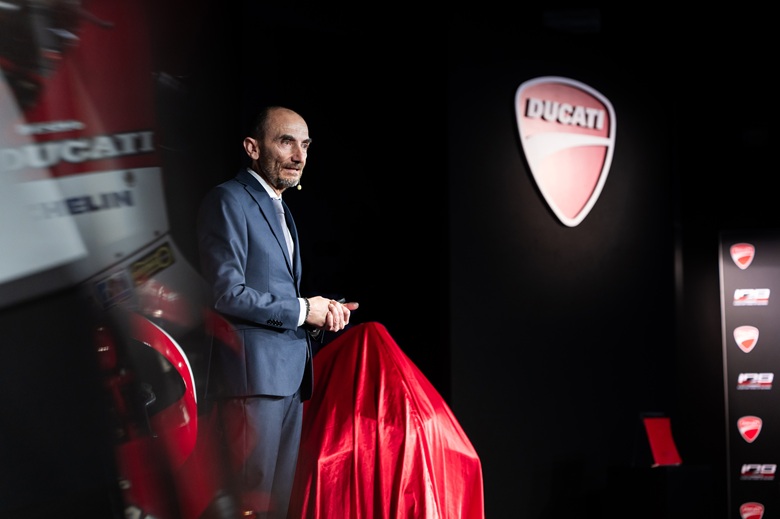 Claudio Domenicali, Amministratore Delegato di Ducati, in un momento della conferenza stampa di presentazione del “Manuale del Made in Italy secondo Ducati”