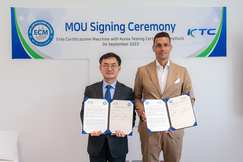 Il presidente di KTC Sung-il Ahn e Luca Bedonni, amministratore unico di ECM