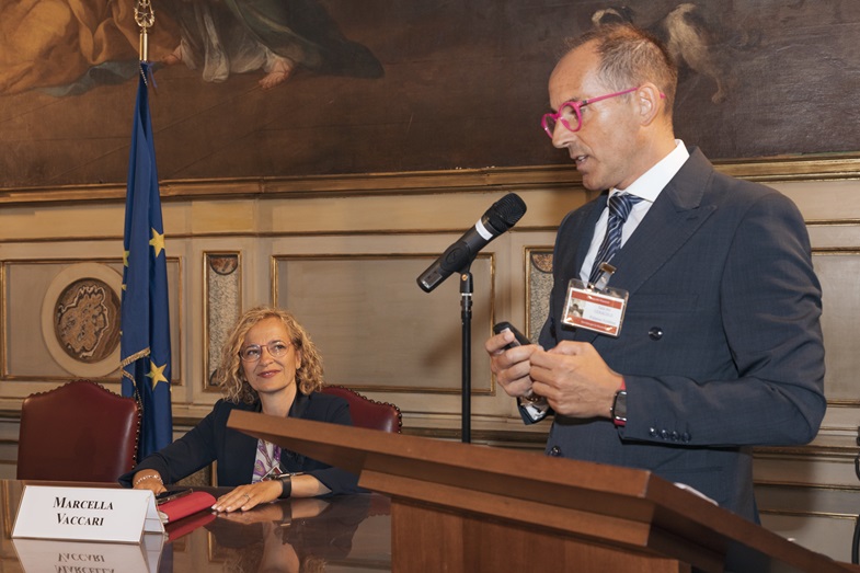 Fabio Galvani, fondatore di Ness1escluso, durante la presentazione a Roma