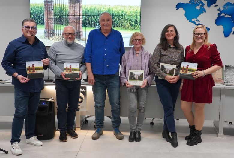 Da sinistra Guido Grazzi, Enrico Messori, Tino Casolari, Catia Allegretti, Marzia Lodi e Maria Luppi durante la presentazione del calendario del 2025 di Cooperativa Bilanciai