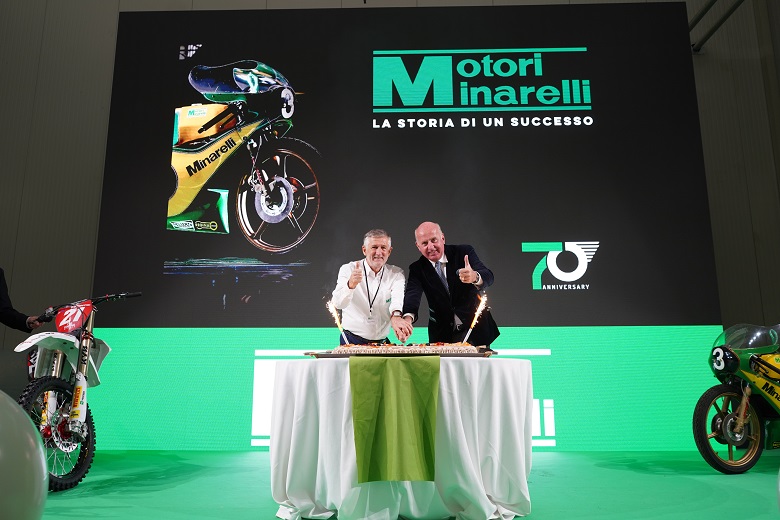 Da sinistra, Mariano Roman, CEO Fantic, che ha acquisito Motori Minarelli, ed Eric De Seynes, presidente di Yamaha Motor Europe, alla festa organizzata per i 70 anni dell'azienda bolognese
