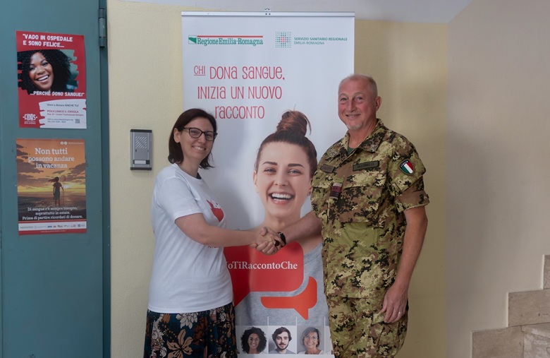 Da sinistra: Sara Mezzetti, responsabile comunicazione FIDAS Bologna OdV, con Carlo Iacobelli, segretario regionale USMIA