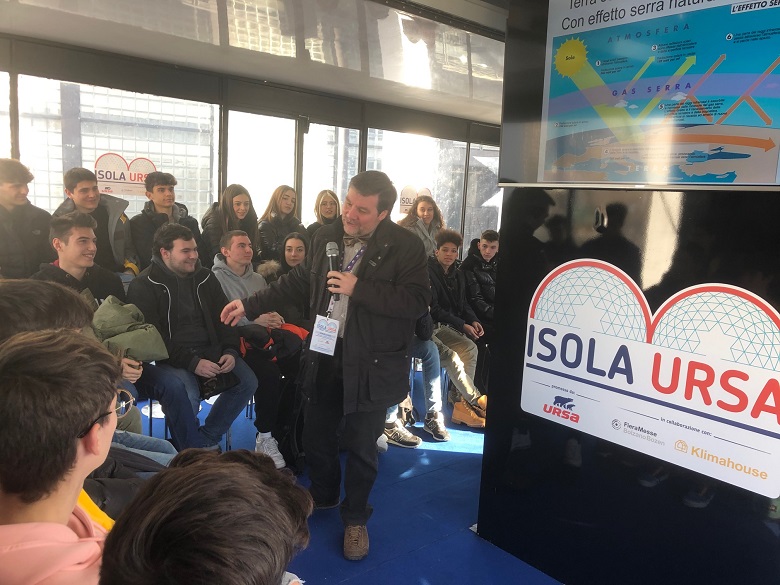 Il climatologo Luca Mercalli con gli studenti a Isola Ursa 2020