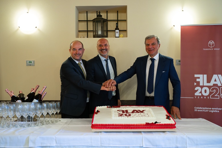 Da sinistra: Marco Cavazzuti, direttore operations FLAY, Nico Pittarello, presidente Gruppo Transpack, e Graziano Ciprian, direttore generale FLAY