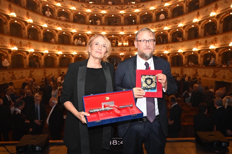Monica Maggioni, vincitrice del 42° Riconoscimento Gianni Granzotto, e Gianluca Di Feo, vincitore del 62° Premio Estense
