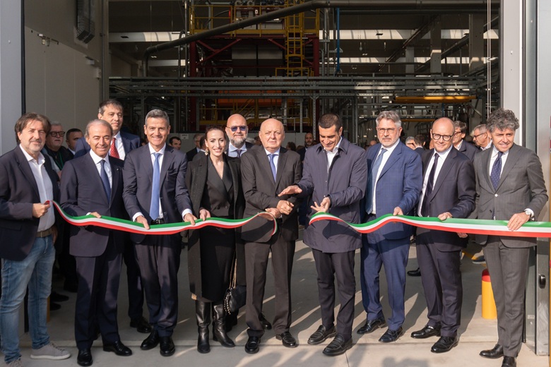 Il taglio del nastro del nuovo impianto per il riciclo delle plastiche rigide del Gruppo Hera