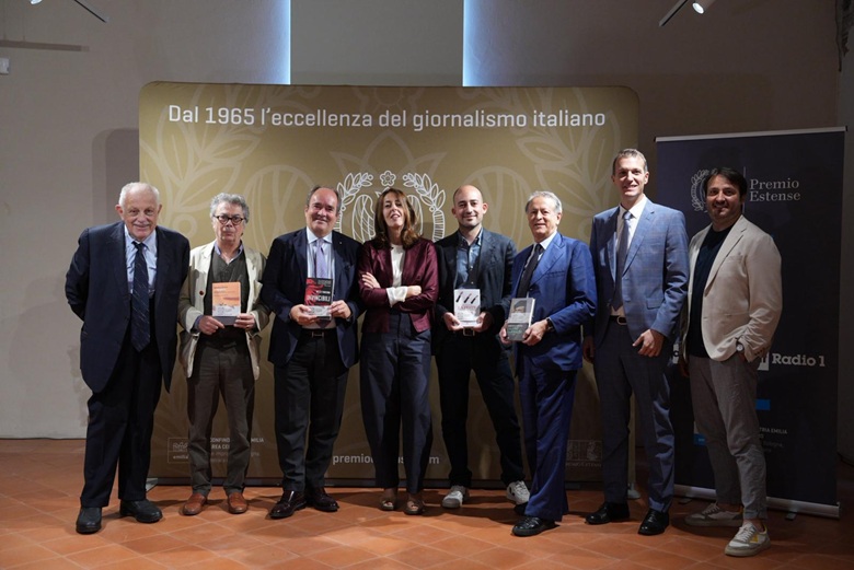 La giuria tecnica. Da sinistra: Giancarlo Mazzuca, Marzio G. Mian, Alberto Faustini, Alessandra Sardoni, Francesco Costa, Fabio Tamburini, Andrea Pizzardi e Davide Berti