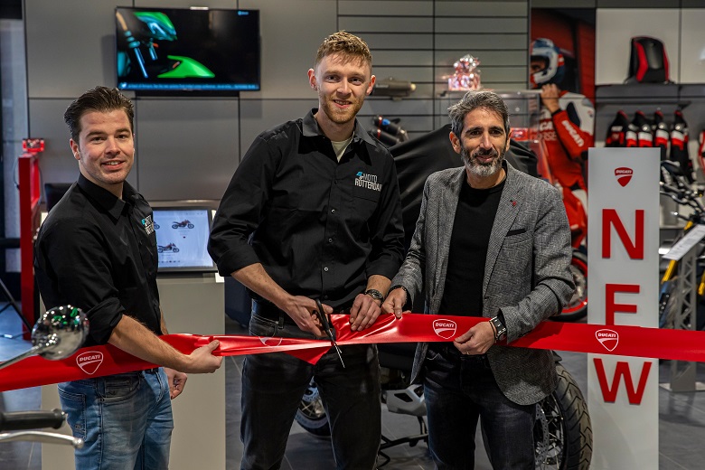 Il taglio del nastro della nuova concessionaria Ducati a Rotterdam