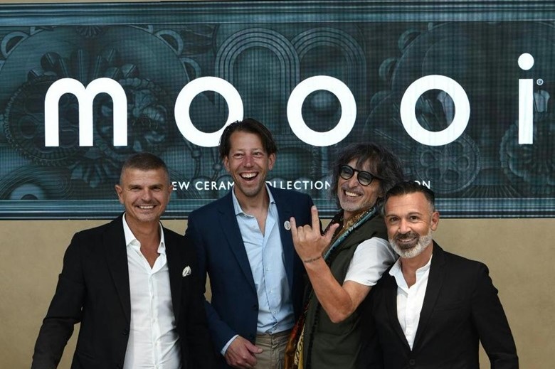 Da sinistra: Alessandro Fabbri, Managing Director Sales & Marketing ABK Group; Arjen Stege, Marketing Manager MOOOI; Paolo Ferrari, Direzione Artistica ABK Group; e Cristian Nizzoli, Marketing & Communication Manager ABK Group
