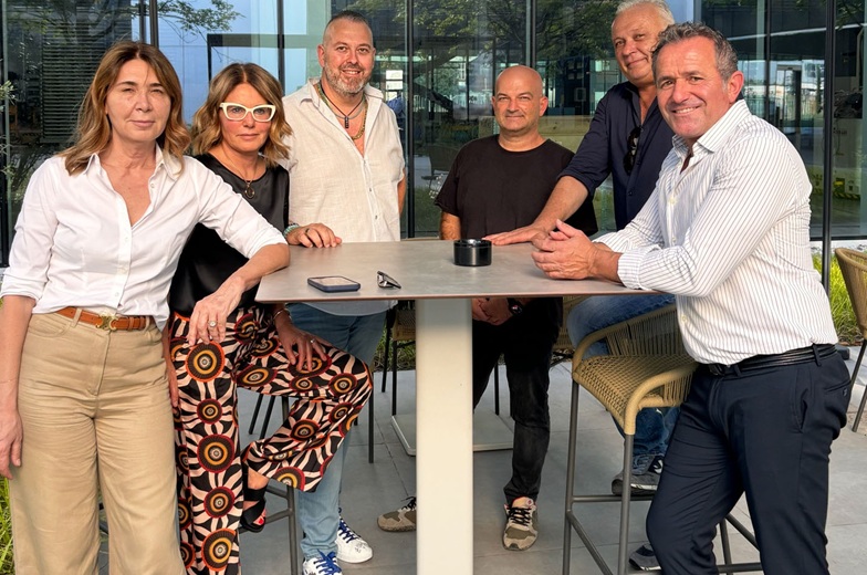 Da sinistra Donatella Ferrari (Vice Presidente Gruppo TecnoFerrari), Paola Ferrari (Presidente Gruppo TecnoFerrari), Manuel Grassi (Presidente e Direttore commerciale Ercopac), Cristian Lusoli (Socio e Responsabile Produzione Ercopac), Massimiliano Sghedoni (Vice Presidente Marfin) e Pietro Zini (Presidente Marfin).