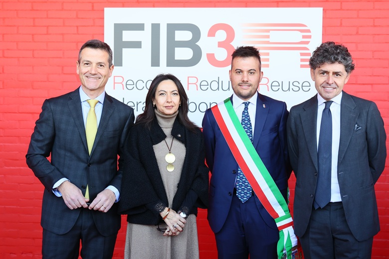 Da sinistra: Orazio Iacono, Amministratore Delegato del Gruppo Hera; Irene Priolo, Assessora all’ambiente, programmazione territoriale, mobilità e trasporti, infrastrutture della Regione Emilia-Romagna; Marco Panieri, Sindaco di Imola; e Andrea Ramonda, Amministratore Delegato di Herambiente – Gruppo Hera