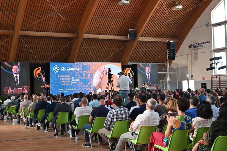 Un momento dell'Assemblea dei soci di CPL Concordia di venerdì 7 giugno