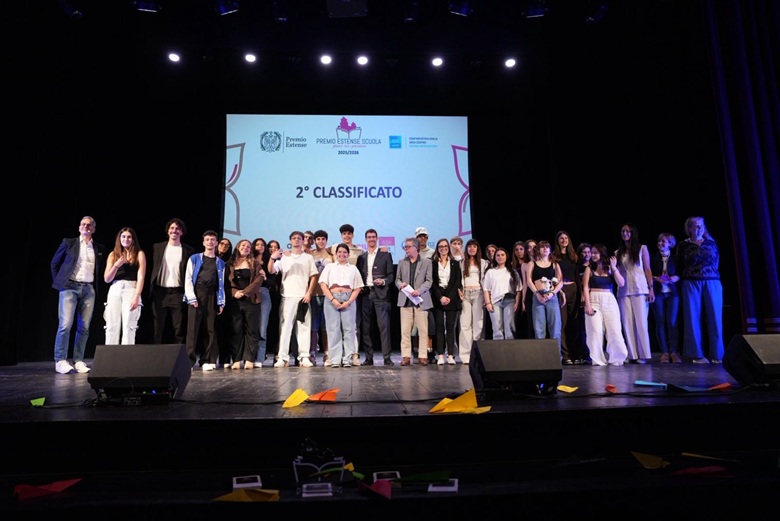 Il 2° classificato: IIS Luigi Einaudi di Ferrara (Classe 4^Q) con “Il rumore del silenzio”