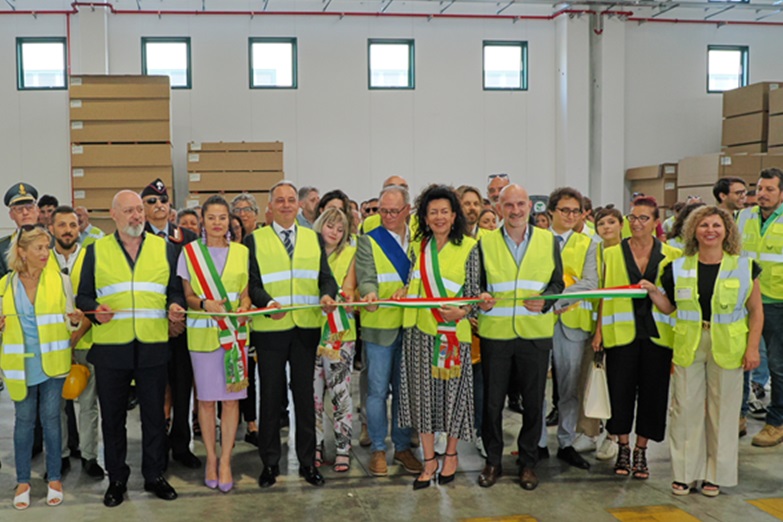 Taglio del nastro del nuovo sito produttivo di Kastamonu Italia 