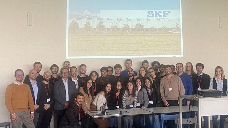 Gruppo di studenti del Politecnico di Torino in visita presso lo stabilimento di Airasca (TO) di SKF