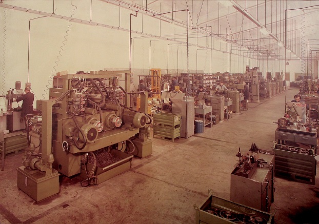 Una foto storica della Poggi Trasmissioni Meccaniche di Castenaso, fondata nel 1958