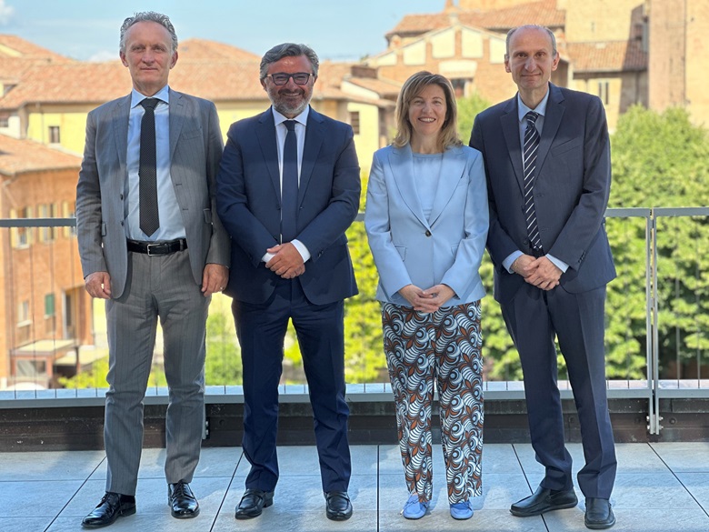 Da sinistra: Roberto Misteriosi, Responsabile Commerciale della Direzione Territoriale Emilia-Adriatica di Banco BPM; Adelmo Lelli, Responsabile della Direzione Territoriale Emilia-Adriatica di Banco BPM; Tiziana Ferrari, Direttore Generale di Confindustria Emilia; e Stefano Guidotti, Responsabile Area Finanza d’Impresa di Confindustria Emilia.