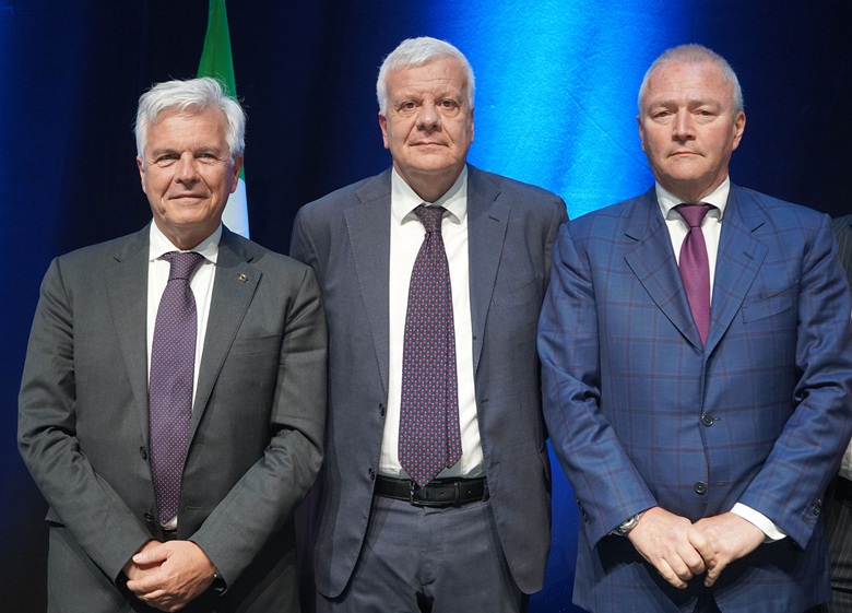 Matteo Passini, direttore generale, Gian Luca Galletti, presidente, e Mauro Libè, nuovo componente del Cda di Emil Banca