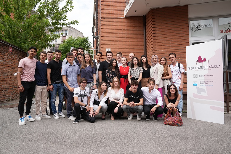 La 5^Q del Liceo Scientifico A. Roiti di Ferrara che ha vinto il Premio Estense Scuola 2022