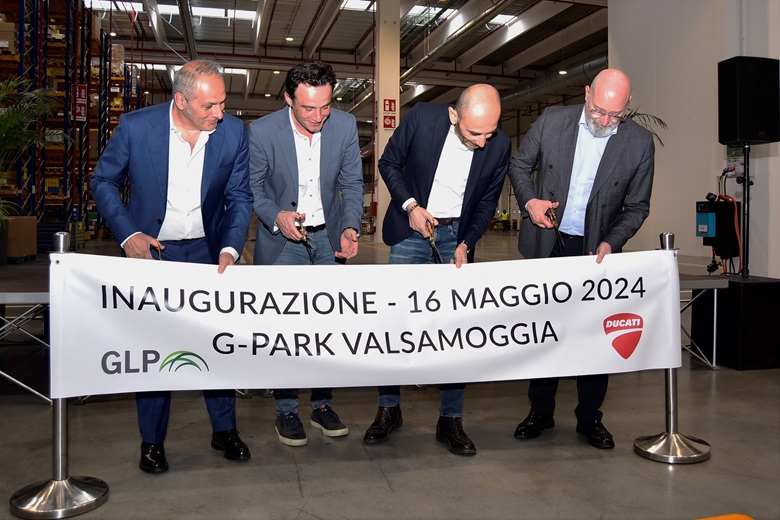 Da sinistra: Marco Belli, Country Director di GLP Italia; Daniele Ruscigno, Sindaco di Valsamoggia; Claudio Domenicali, AD Ducati; e Stefano Bonaccini, Presidente della Regione Emilia-Romagna