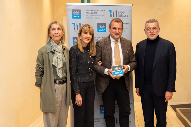 L’Architetto Elena Zacchiroli Mascagni, Maria Silvia Salami, presidente di Salami, Angelo Pucci, managing director di Salami, e Valter Caiumi, presidente di Confindustria Emilia