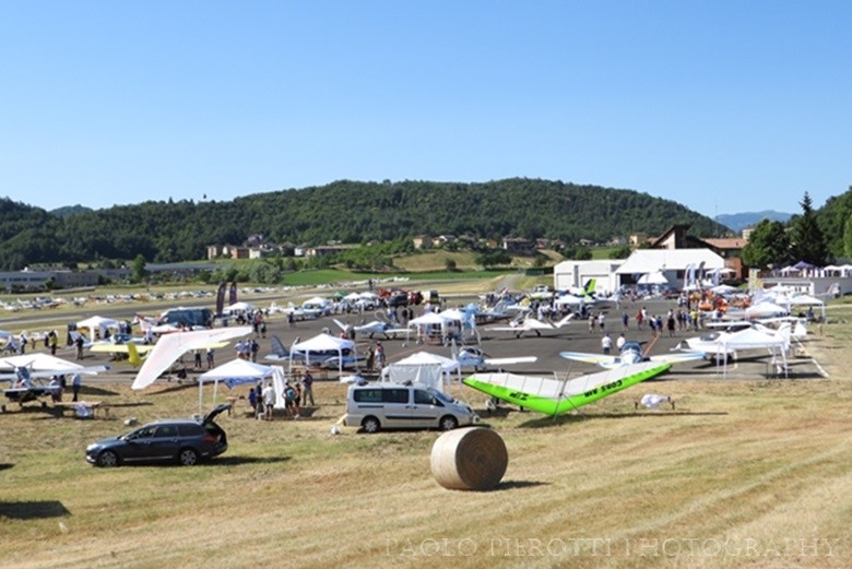 Foto d’archivio della fiera aeronautica internazionale VFR & FUN 2021 (crediti Paolo Pierotti): Panoramica sul piazzale espositori