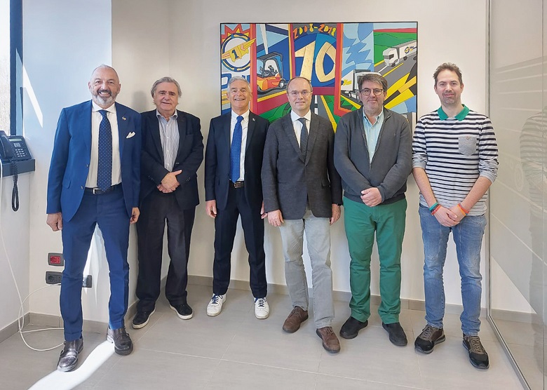 Maurizio Ponzio (Italy and Europe manager One Express), Carles Muñoz (director desarrollo comercial Palibex), Claudio Franceschelli (presidente One Express), Lluis Gay (international director Palibex), Jordi Obach (managing director Palibex), Alessandro Gagliardelli (responsabile customer service Europa One Express)