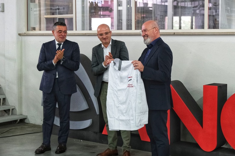 Angelo Po, il Presidente della Regione Emilia-Romagna Stefano Bonaccini in visita nello stabilimento carpigiano